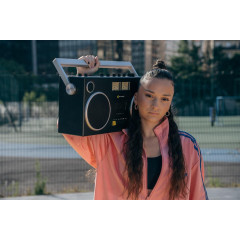 WeAreRewind Curtis Tragbarer Kassettenspieler mit Bluetooth schwarz