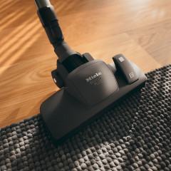 Miele Bodenstaubsauger »Blizzard CX1 PowerLine« 890 W beutellos