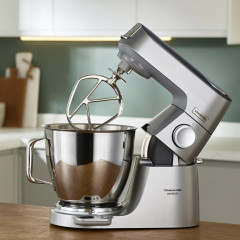 KENWOOD Titanium Chef Baker XL KVL85.004SI mit integrierter Waage, Patisserie-Set und 2 Rührschüsseln Küchenmaschine Silber (Rührschüsselkapazität: 7 l, 1200 Watt)