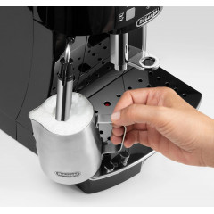 DELONGHI Magnifica S ECAM21.116.B - 5 Kaffeespezialitäten, kompakt, elegantes Design, Direktwahltasten, leichte Bedienung, Kaffeevollautomat Schwarz