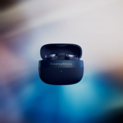 Bowers & Wilkins Pi8 Blau